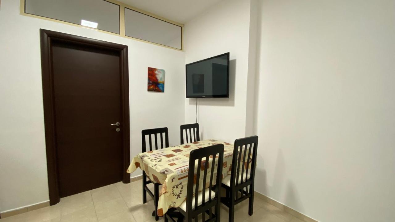 Anna'S Apartament Lushnjë Εξωτερικό φωτογραφία